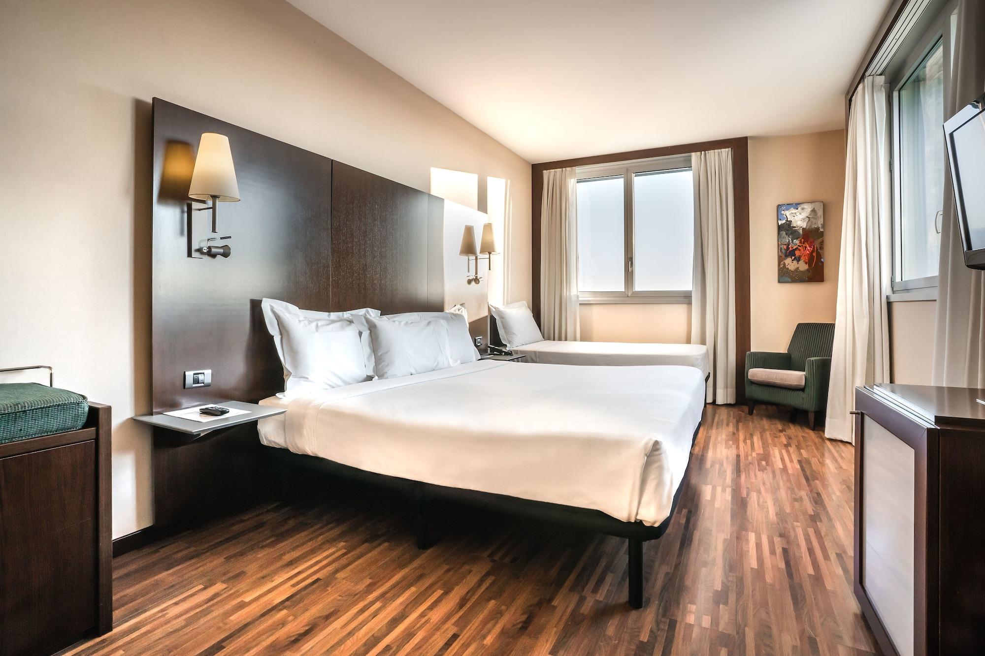 Max Hotel
